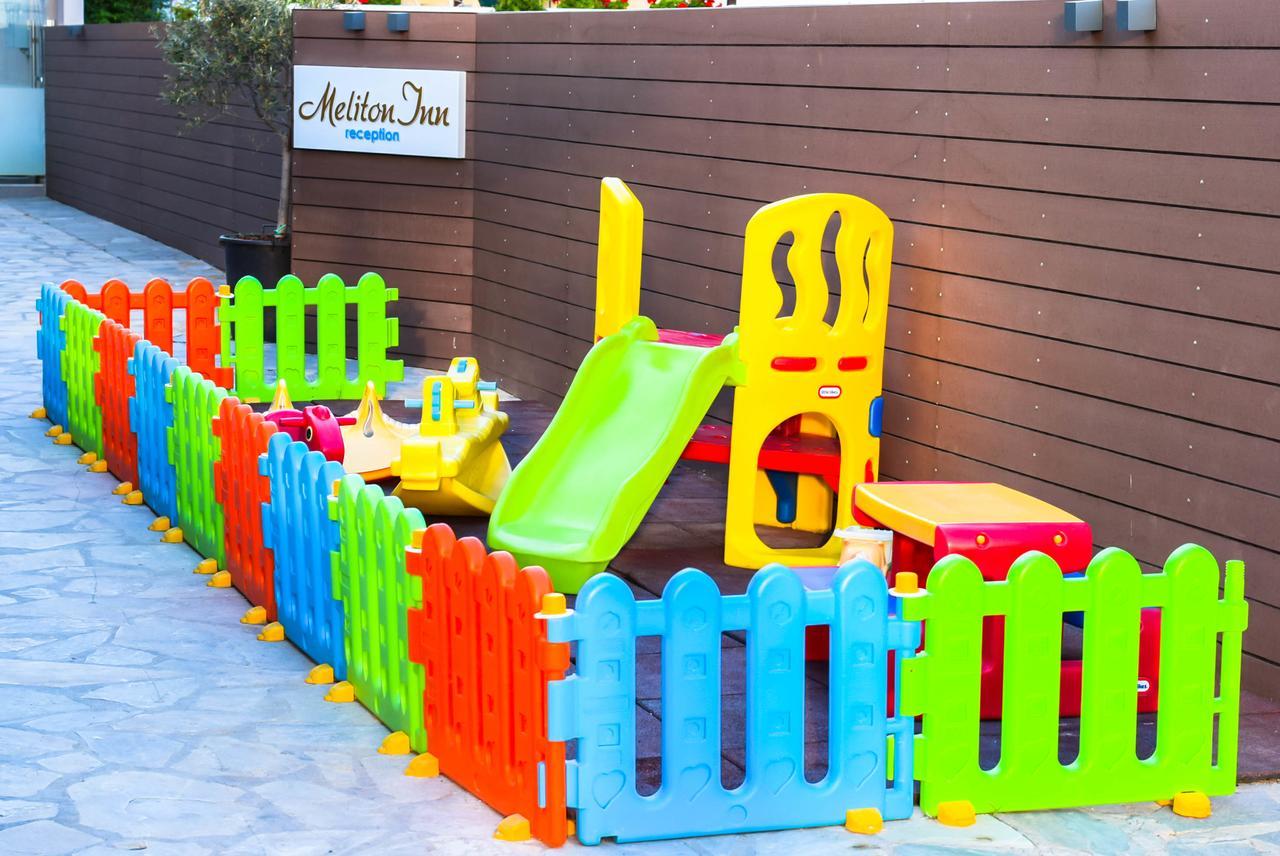 Meliton Inn Hotel & Suites By The Beach Néosz Marmarász Kültér fotó