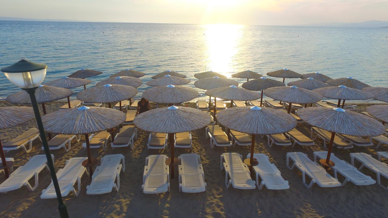Meliton Inn Hotel & Suites By The Beach Néosz Marmarász Kültér fotó