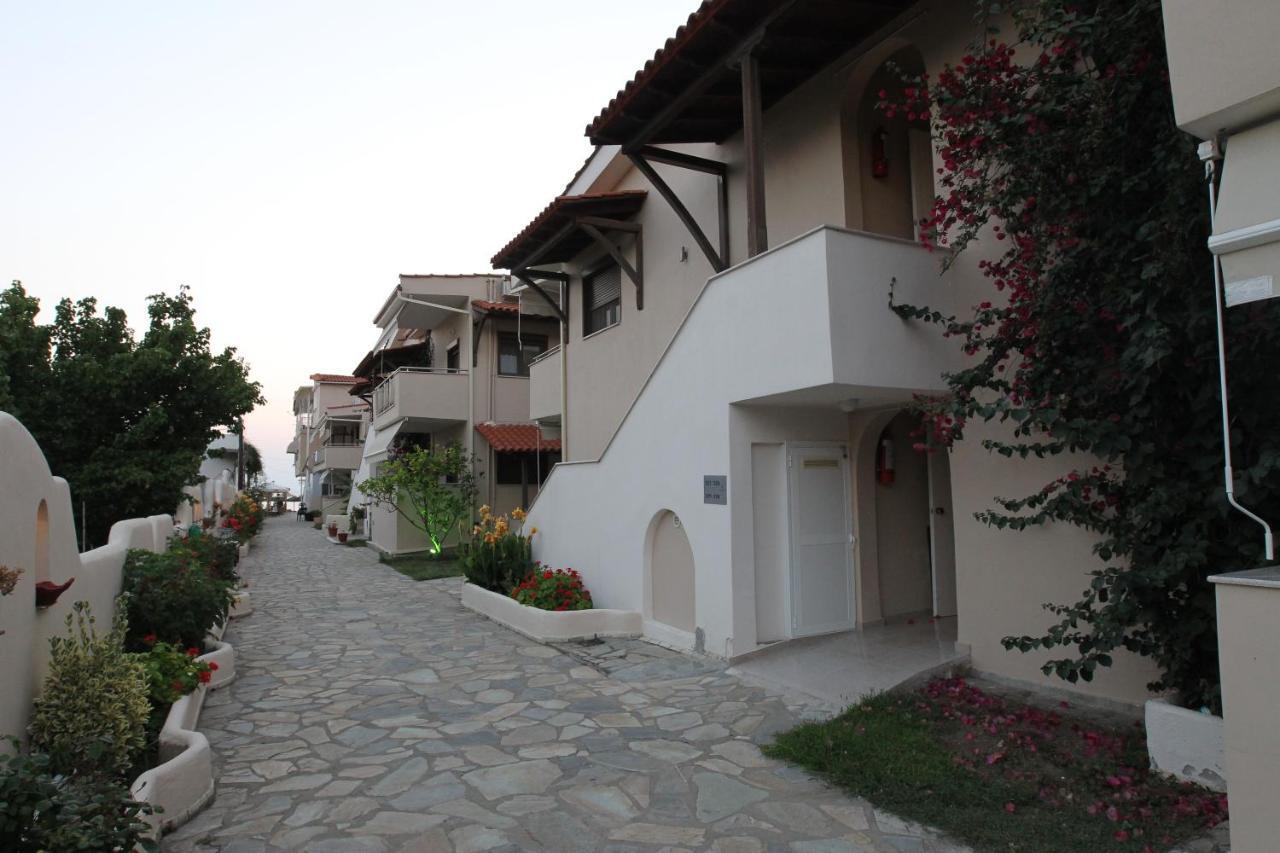 Meliton Inn Hotel & Suites By The Beach Néosz Marmarász Kültér fotó